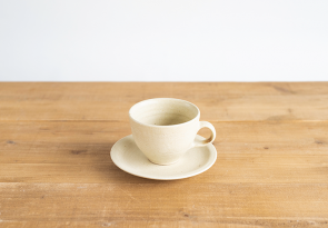 Cup and saucer（Kinari）