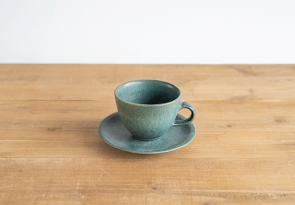 Cup and saucer（Awaseiji）