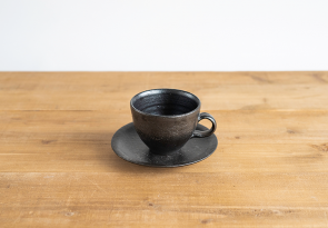 Cup and saucer（Tobi cha）